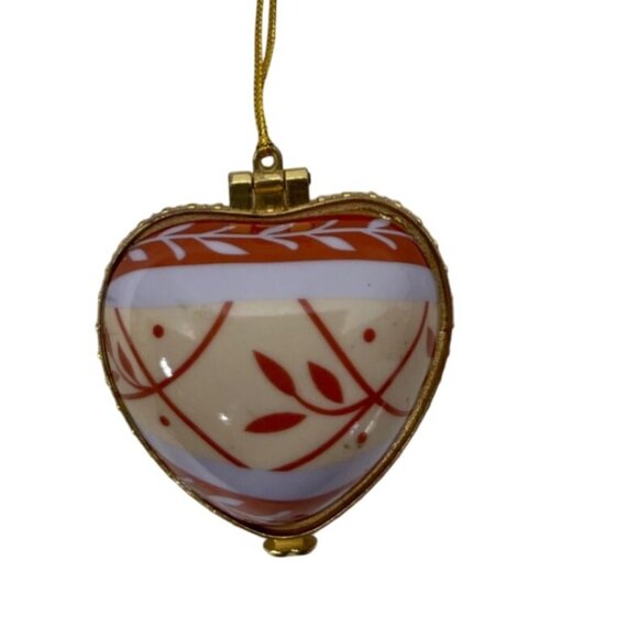 Heart-Shaped Porcelain Ornament With Gold Trim & Display Stand Hinged Keepsake B - Picture 1 of 5